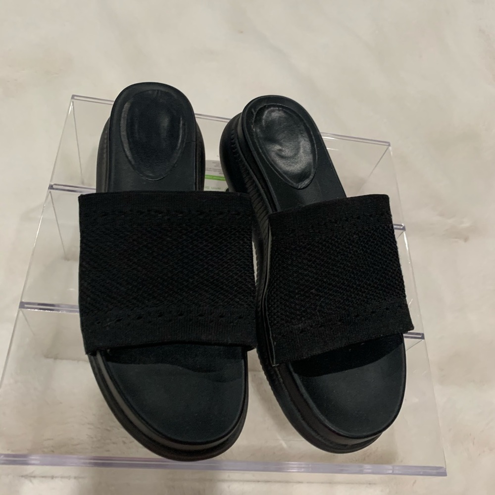 Slip on Cole Han sandals